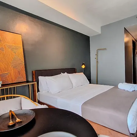 The French Apartment Pasig - Fast Wi-Fi And Pool
